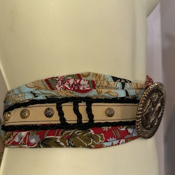 Vtg  90s cloth statement red, green & gold belt with large‎ oval brass “buckle” main image 6